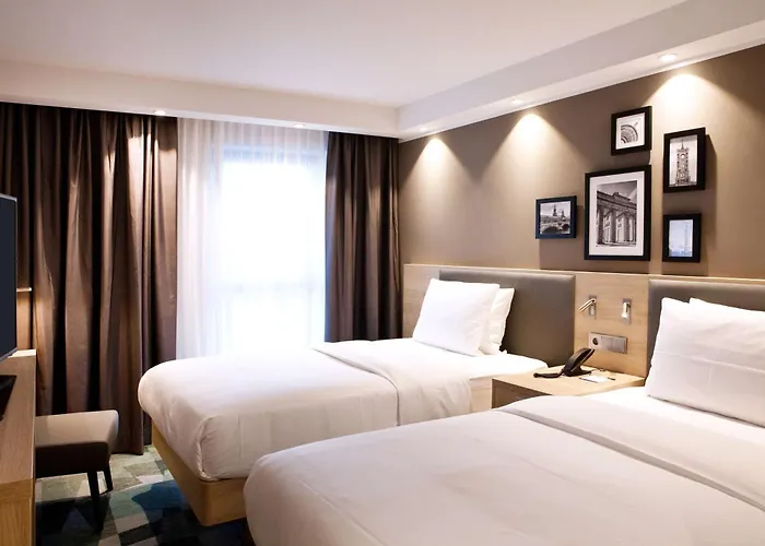 Hampton By Hilton Berlin City East Side GallerySporthotels